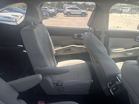 Certified 2024 Kia Sorento SX FWD image 15