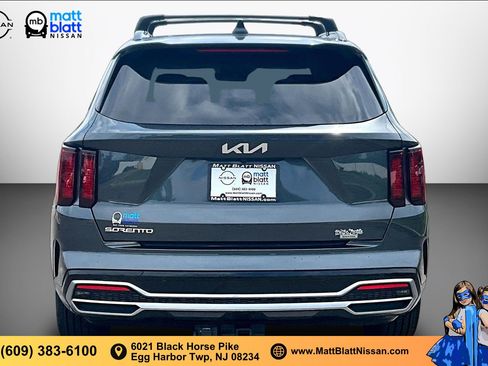 Used 2023 Kia Sorento S w/ Panoramic Sunroof Package FWD image 3