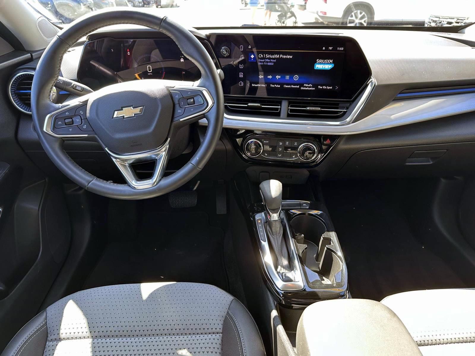 Used 2024 Chevrolet Trax LT w/ Driver Confidence Package FWD image 14
