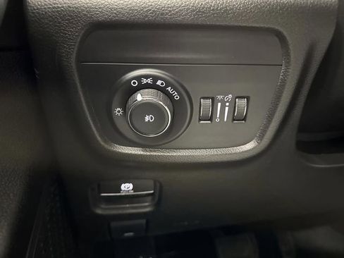 Used 2023 Jeep Grand Cherokee L Limited w/ Luxury Tech Group II image 25