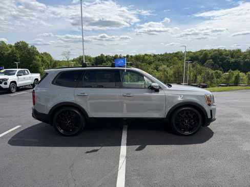 Used 2022 Kia Telluride SX w/ SX Prestige Package AWD/4WD image 4