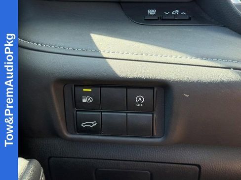 Used 2024 Toyota Highlander XLE AWD/4WD image 28