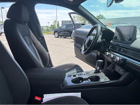Used 2024 Honda Civic Sport image 16