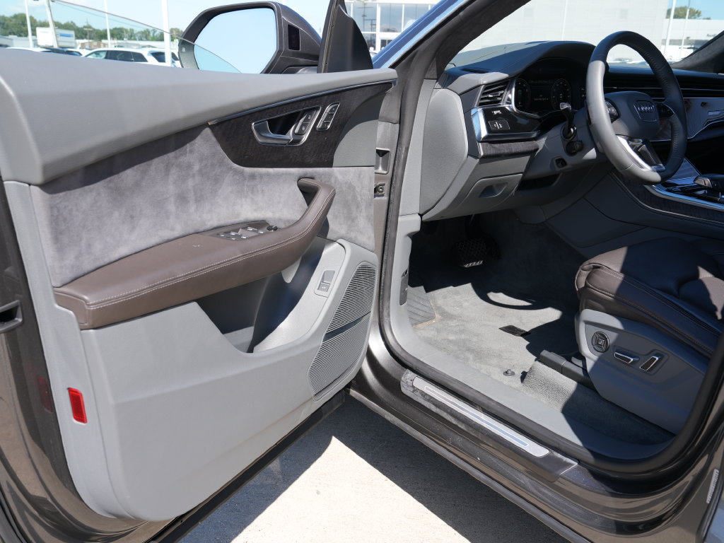 Used 2019 Audi Q8 Prestige AWD/4WD image 27