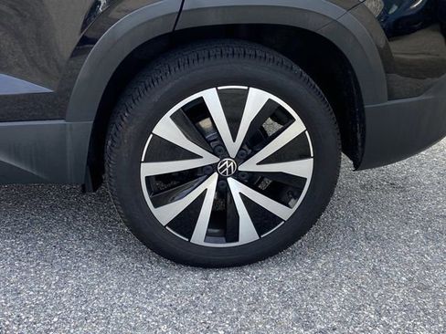 Used 2022 Volkswagen Taos SE image 10