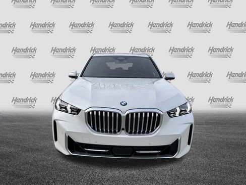 New 2026 BMW X5 sDrive40i image 3