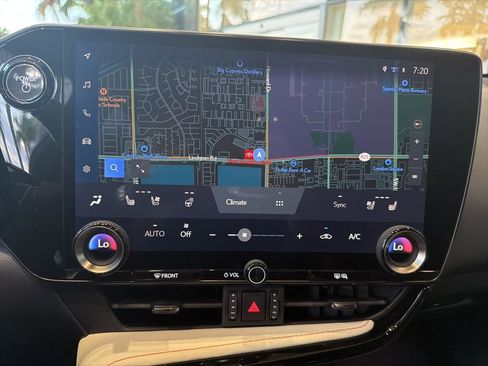 Used 2023 Lexus NX 350h NX 350h Premium image 3