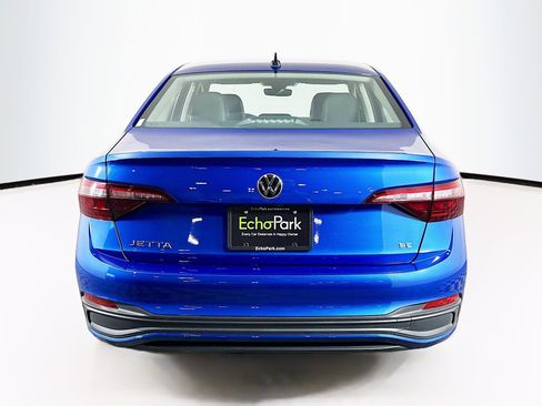Used 2024 Volkswagen Jetta SE image 7