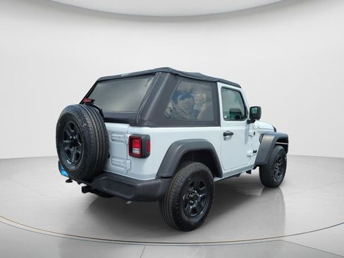Used 2025 Jeep Wrangler Sport image 4