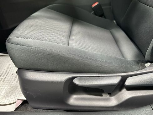 Used 2025 Toyota Prius LE FWD image 12