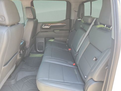 Used 2022 Chevrolet Silverado 1500 RST w/ Convenience Package II AWD/4WD image 13