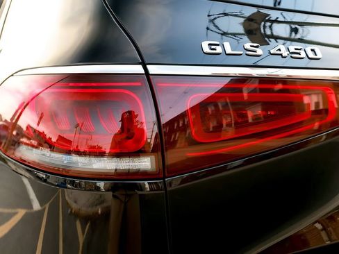 Used 2020 Mercedes-Benz GLS 450 4MATIC image 29