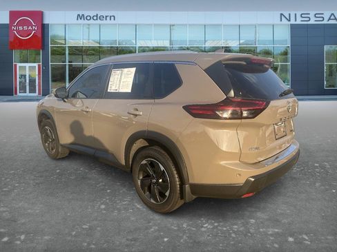 Certified 2024 Nissan Rogue SV w/ SV Premium Package AWD/4WD image 7