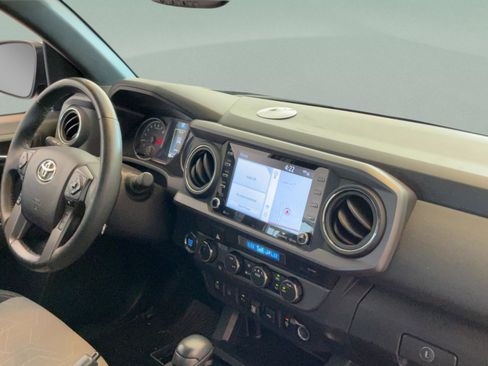 Certified 2023 Toyota Tacoma TRD Off-Road w/ Technology Package AWD/4WD image 31