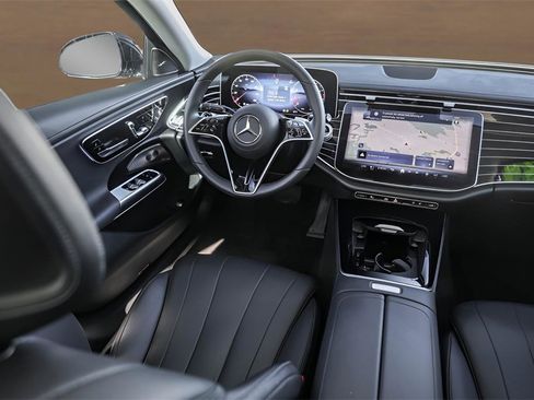 Used 2024 Mercedes-Benz E 350 4MATIC Sedan image 26