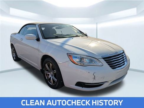 Used 2012 Chrysler 200 Touring image 4