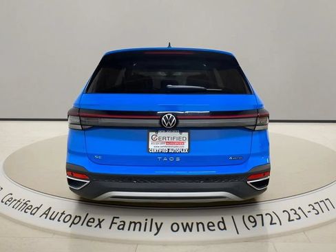 Used 2025 Volkswagen Taos SE w/ Panoramic Sunroof Package AWD/4WD image 4