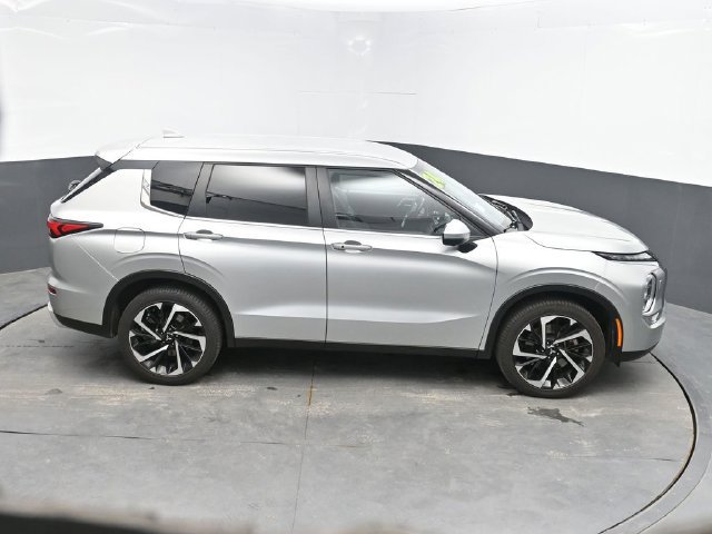 Used 2024 Mitsubishi Outlander SE AWD/4WD image 32