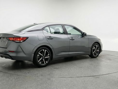 Used 2025 Nissan Sentra SV image 9