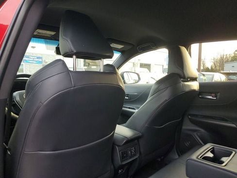 Used 2021 Toyota Venza XLE image 13