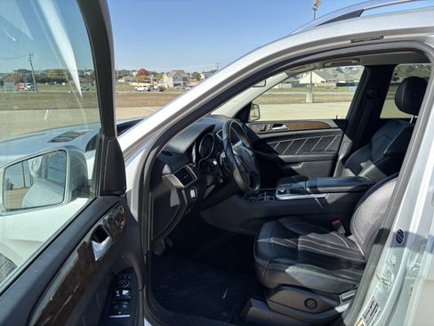 Used 2015 Mercedes-Benz GL 450 4MATIC image 11