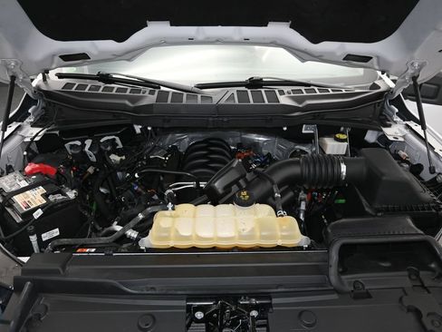 Used 2022 Ford F150 XLT w/ Equipment Group 302A High AWD/4WD image 11