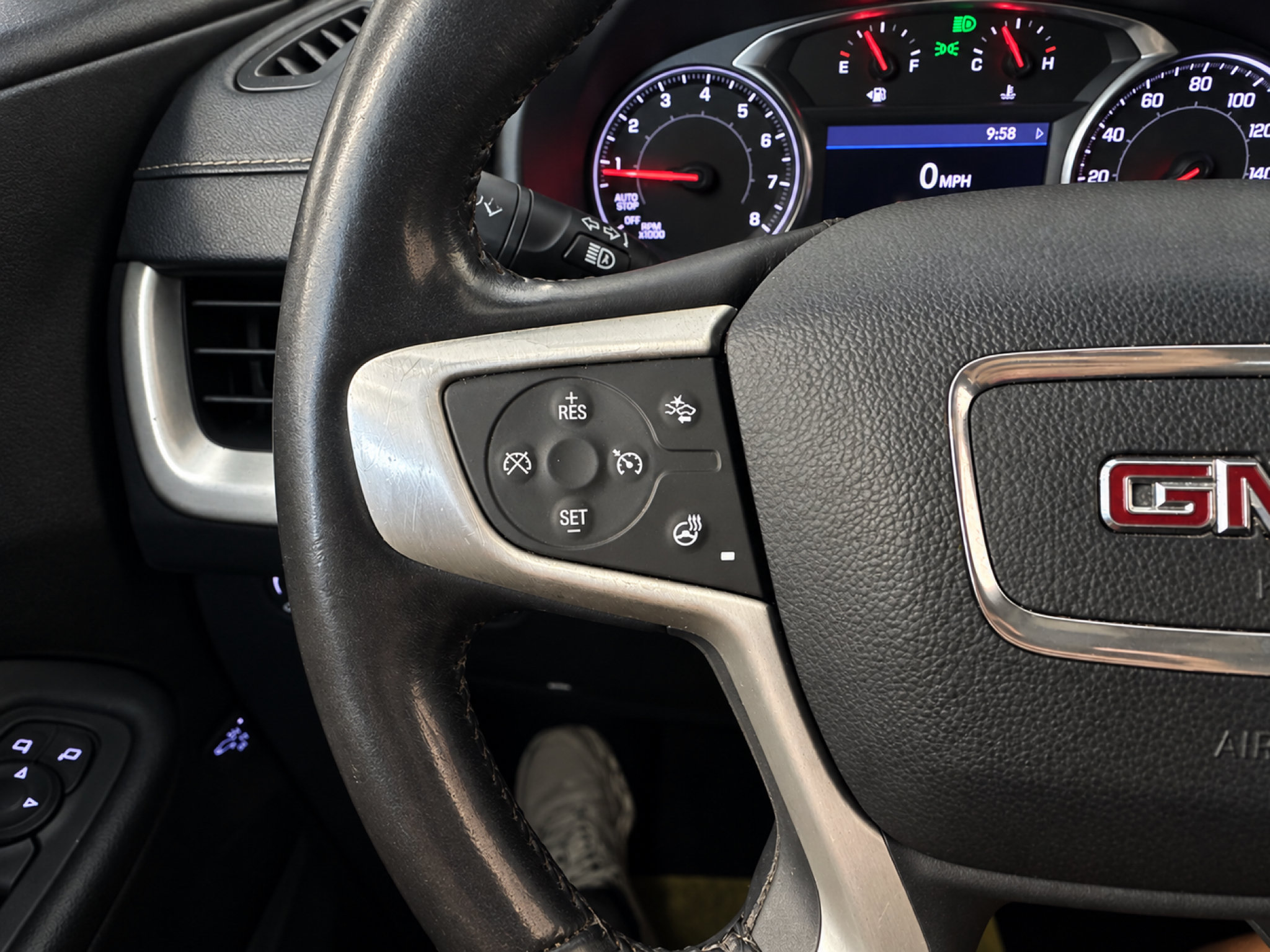 Used 2019 GMC Terrain SLT w/ Preferred Package FWD image 19