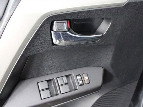 Used 2018 Toyota RAV4 XLE image 17