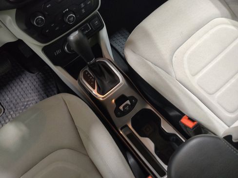 Used 2022 Jeep Renegade Latitude w/ Convenience Group image 26