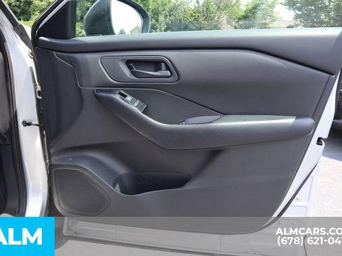 Used 2024 Nissan Rogue S FWD image 27