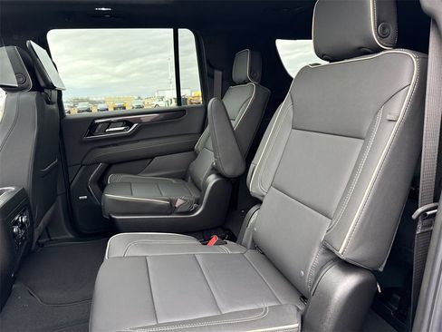 New 2026 GMC Yukon XL Elevation image 33