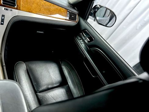 Used 2014 Cadillac Escalade ESV Platinum image 19