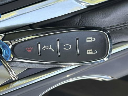 Used 2020 Chevrolet Equinox LT w/ Driver Convenience Package FWD image 34