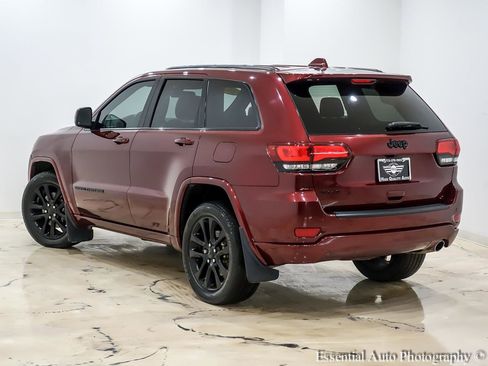 Used 2021 Jeep Grand Cherokee Laredo X image 10
