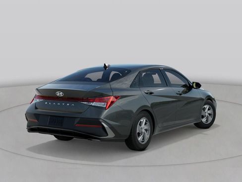 New 2026 Hyundai Elantra SE FWD image 4