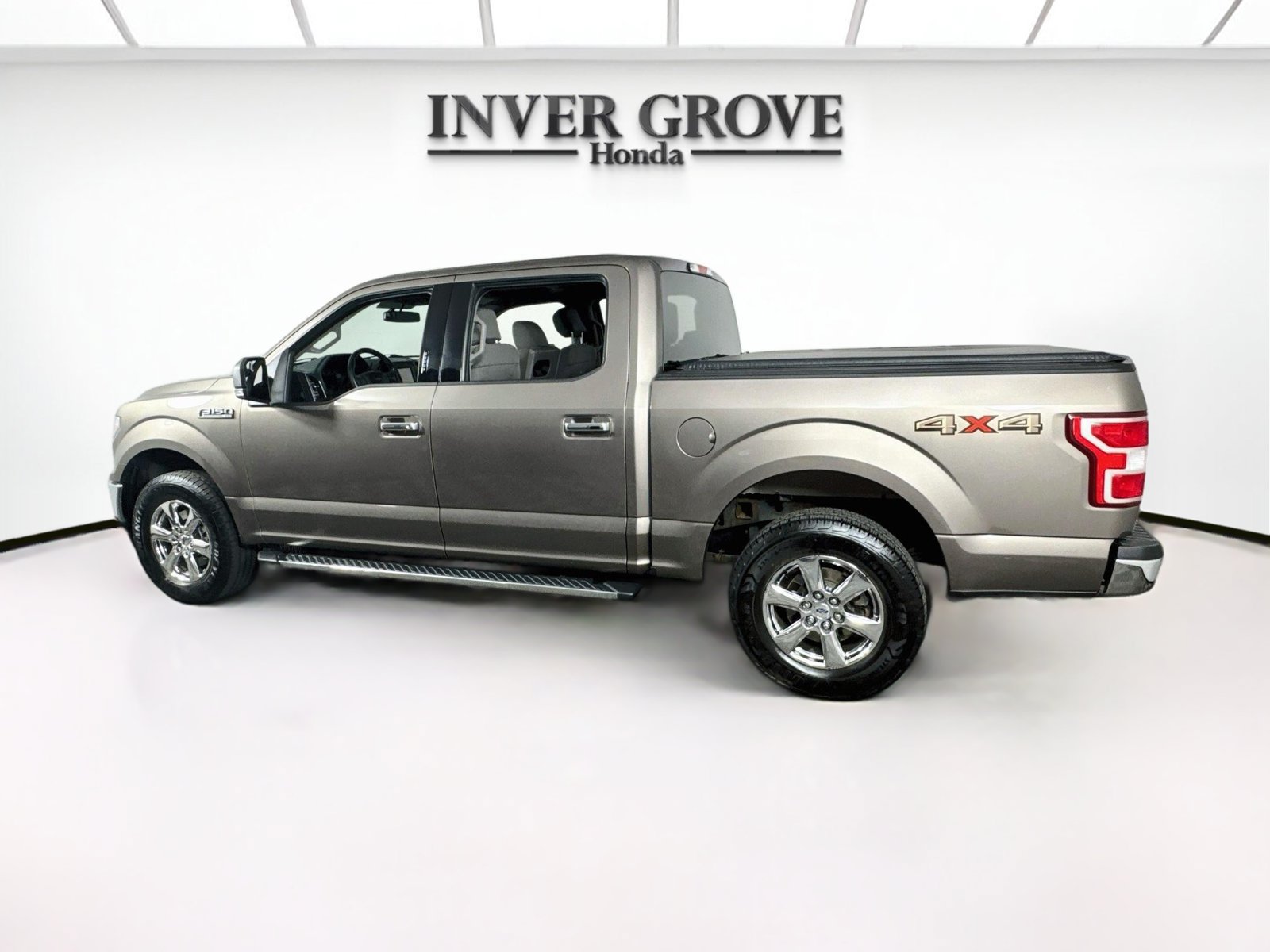 Used 2018 Ford F150 XLT w/ Equipment Group 302A Luxury AWD/4WD image 7