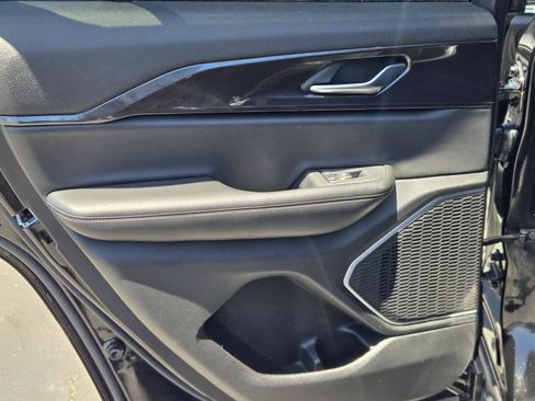 Certified 2022 Jeep Grand Cherokee Altitude AWD/4WD image 23
