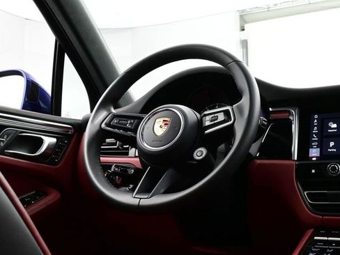 Certified 2025 Porsche Macan S image 21