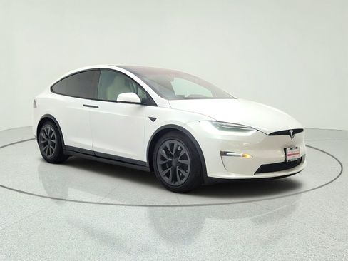 Used 2022 Tesla Model X AWD/4WD image 3