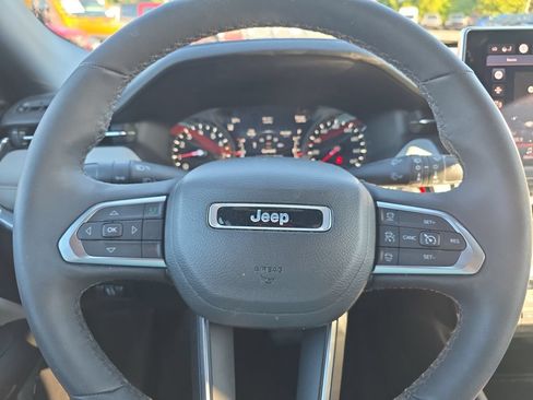 Used 2023 Jeep Compass Limited AWD/4WD image 15