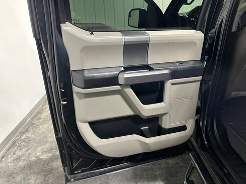 Used 2018 Ford F150 XLT w/ Equipment Group 302A Luxury AWD/4WD image 16