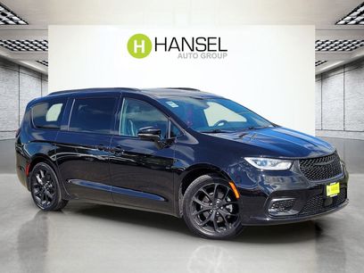 Used 2025 Chrysler Pacifica Limited