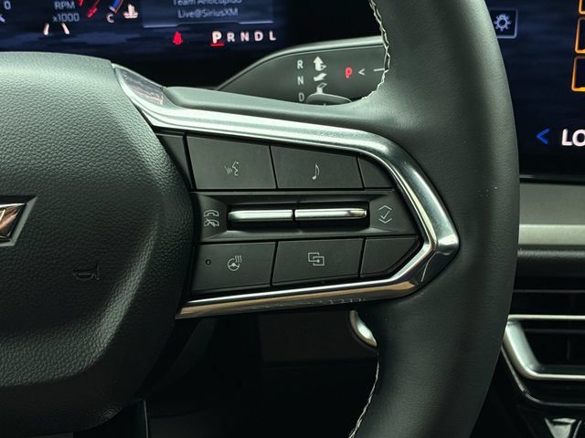 Used 2025 Chevrolet Traverse LT w/ Sun and Wheel Package FWD image 27