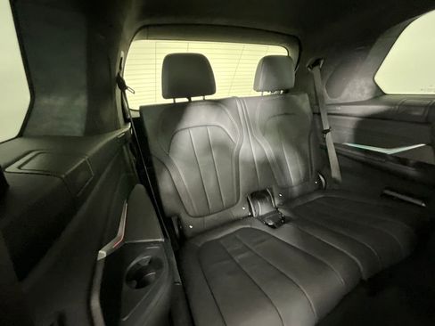 Used 2021 BMW X7 xDrive40i w/ M Sport Package image 24