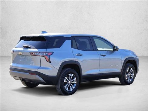 New 2026 Chevrolet Equinox LT w/ Convenience Package II FWD image 2