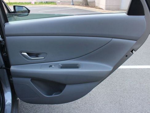 Used 2023 Hyundai Elantra SEL w/ Convenience Package FWD image 20