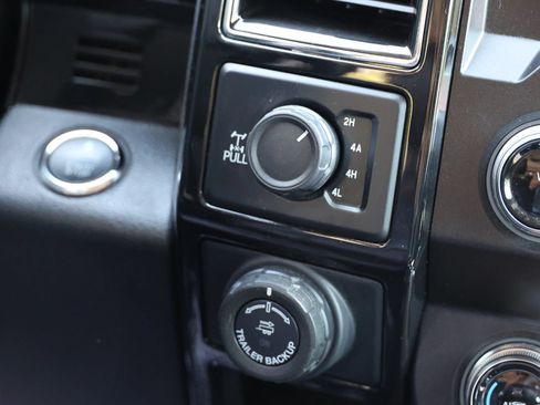 Used 2019 Ford F150 Lariat w/ Equipment Group 502A Luxury AWD/4WD image 33