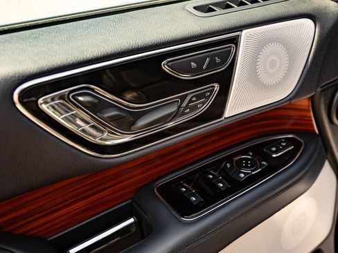 Used 2024 Lincoln Navigator Reserve AWD/4WD image 27
