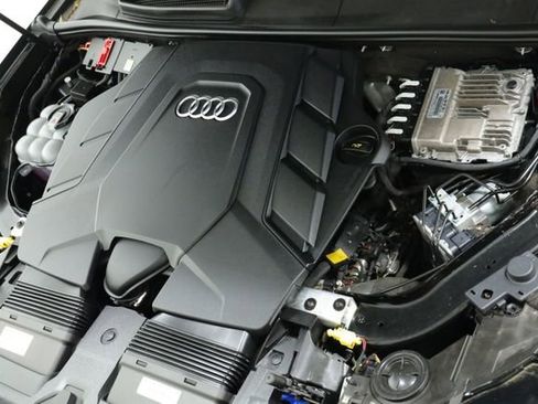 Used 2023 Audi Q7 3.0T Prestige AWD/4WD image 8