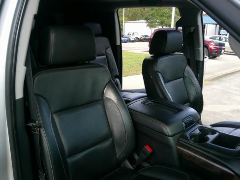 Used 2019 Chevrolet Suburban LT w/ Texas Edition Package image 18